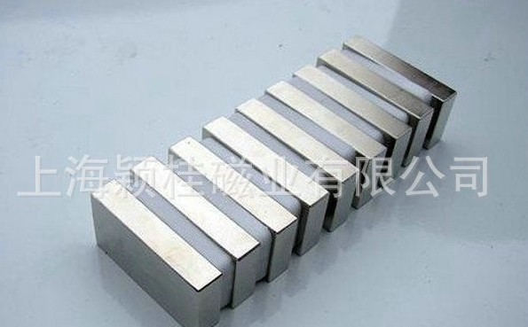 強(qiáng)力磁鐵?的吸引力，讓你我?連?，緊密相連！
